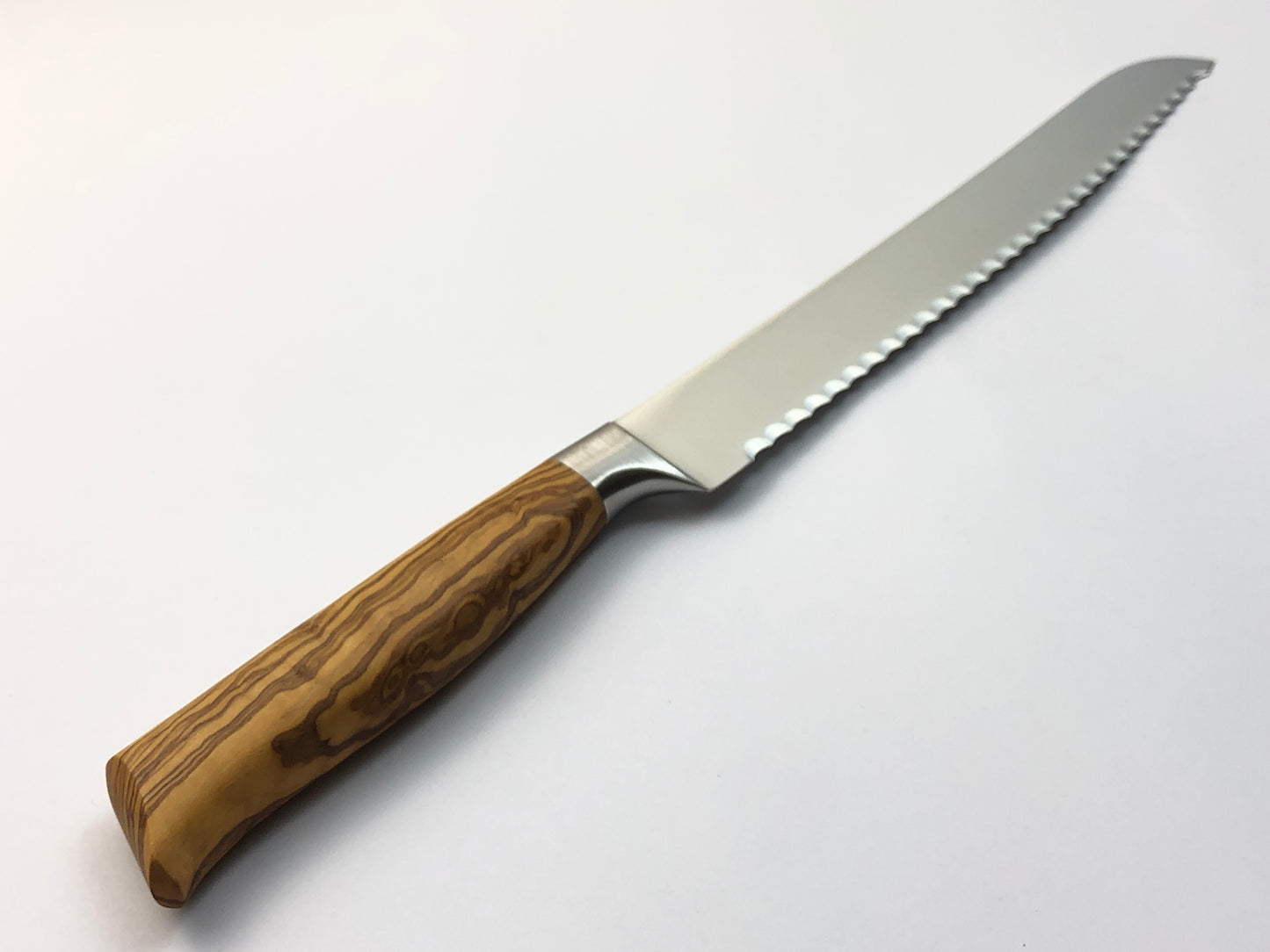 MESSERMEISTER Oliva Elité Scalloped Bread Knife 230mm | Olive Wood Handle