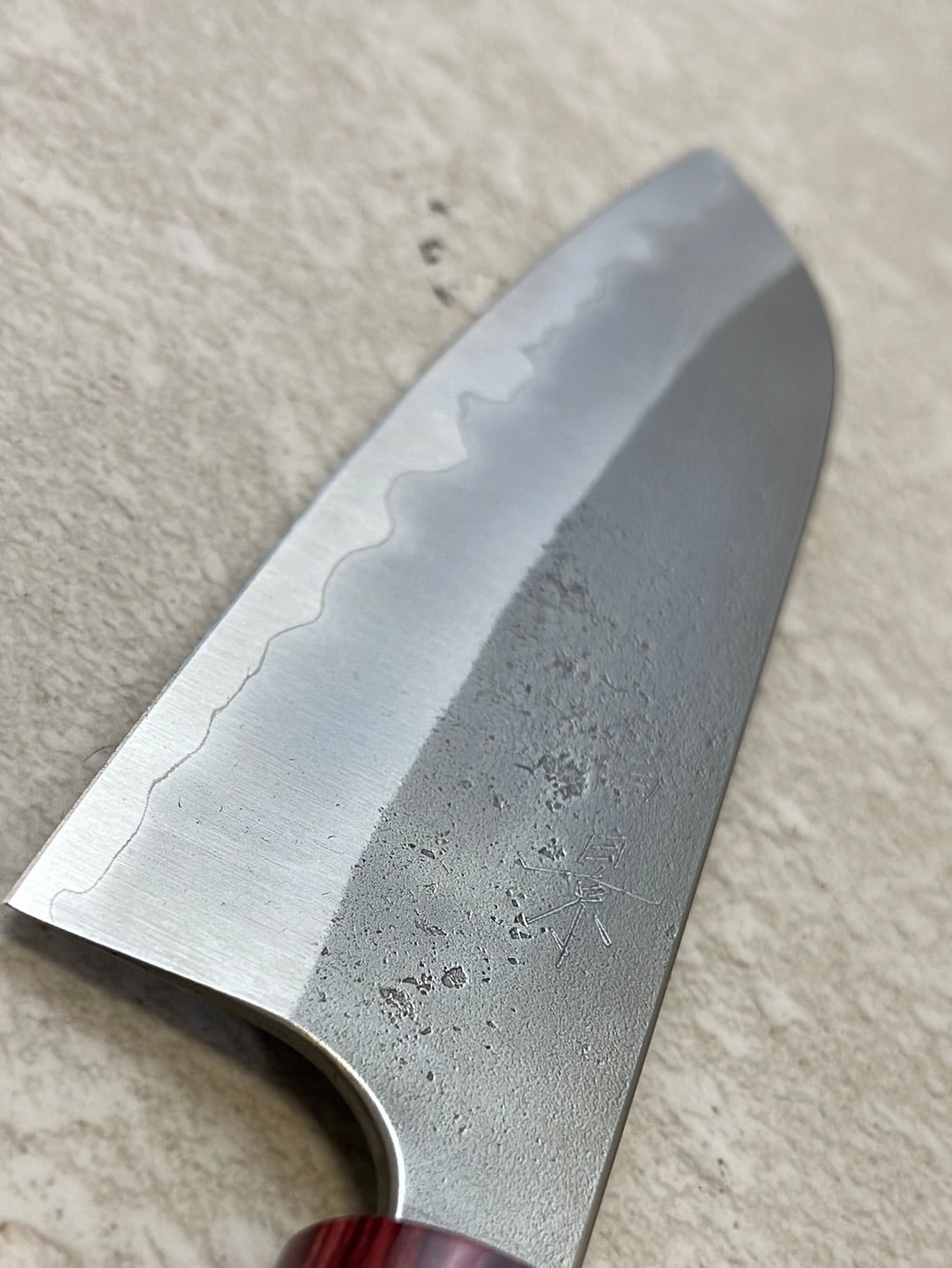 MASAKAGE YUKI Santoku 180mm Oval Magnolia wood with Red Pakka wood