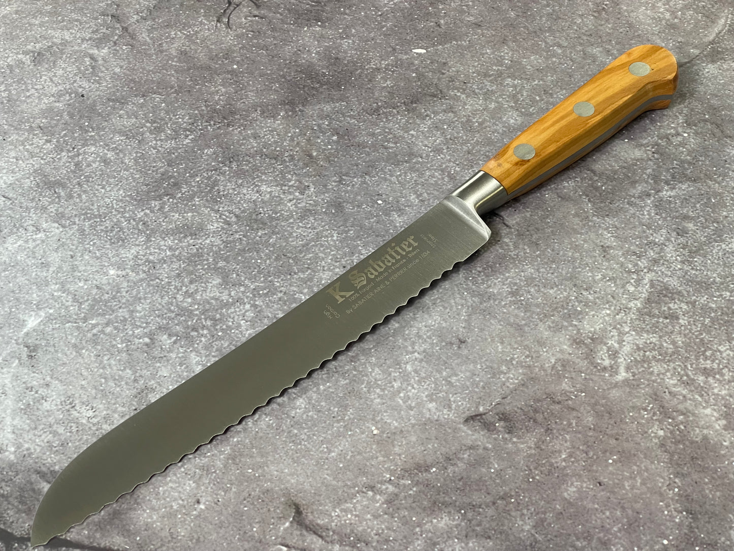 K Sabatier Bread Knife 200mm - HIGH CARBON STEEL - OLIVE WOOD HANDLE