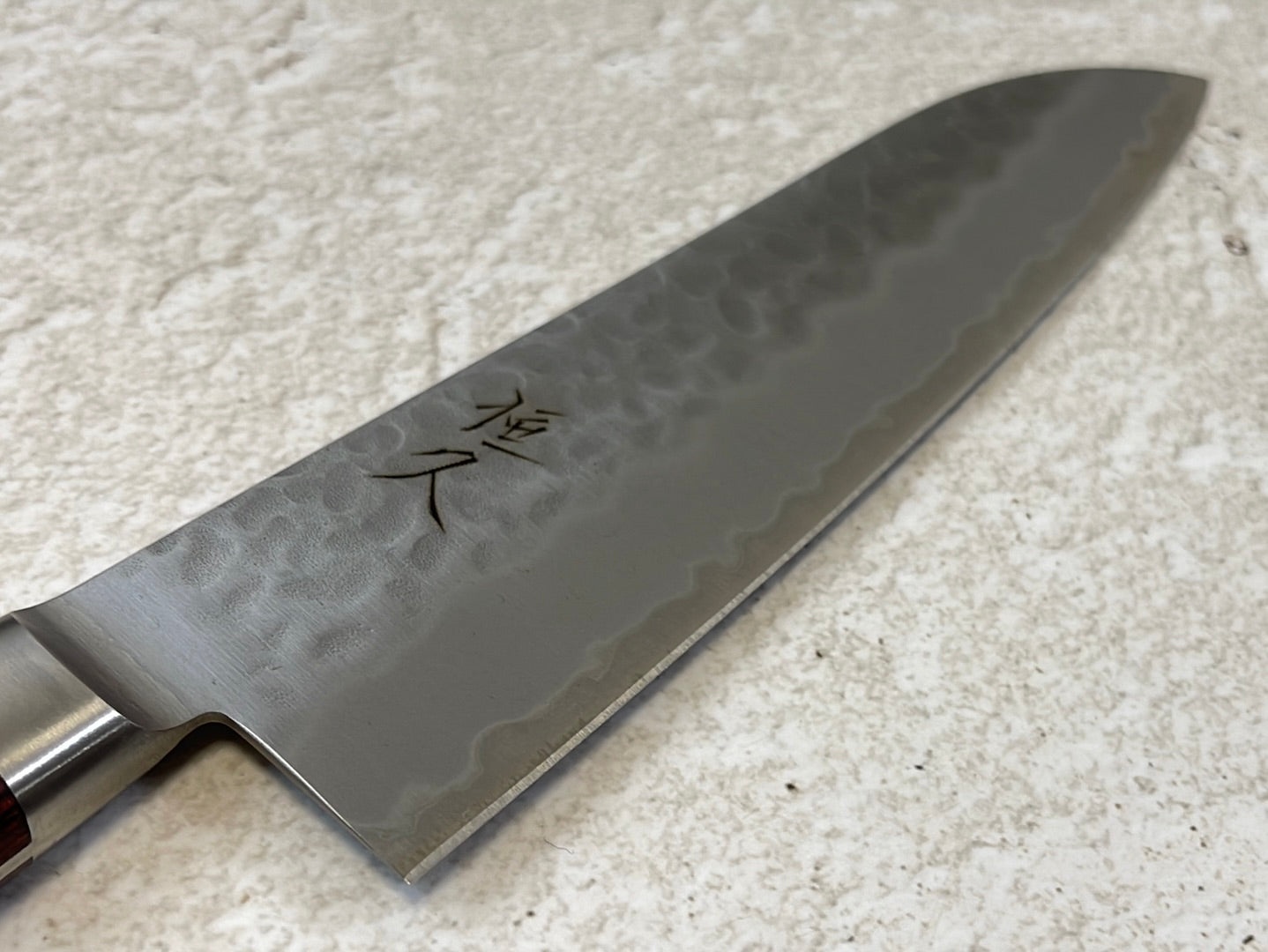 Tsunehisa Aogami Super Kuro Tsutime Polished Santoku Knife 180mm - Made in Japan 🇯🇵 Red Pakka Wood Handle