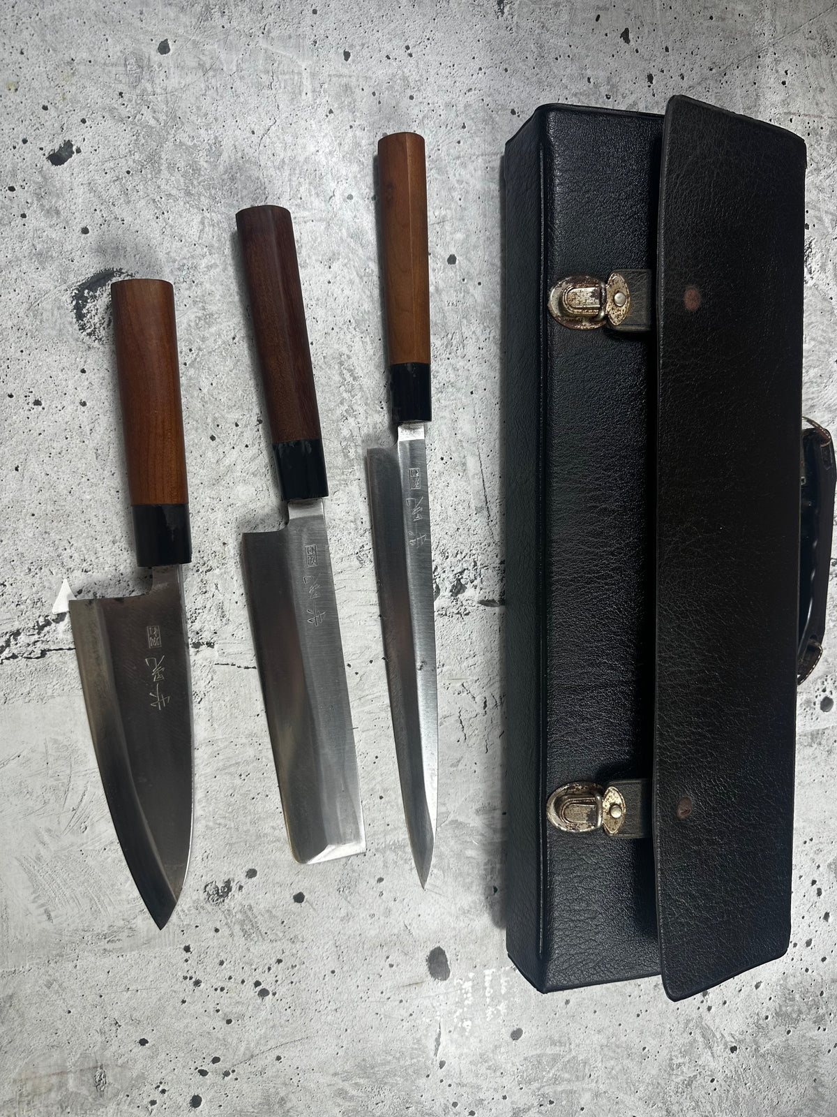 Vintage Masaaki / Masateru Sashimi Set Carbon Steel Magnolia Wood Handle  Knife Case 2253