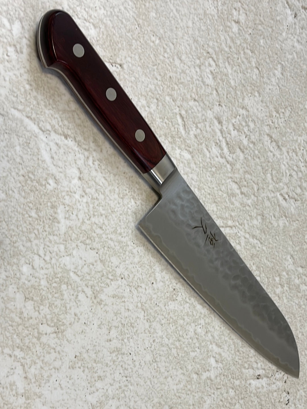Tsunehisa Aogami Super Kuro Tsutime Polished Santoku Knife 180mm - Made in Japan 🇯🇵 Red Pakka Wood Handle
