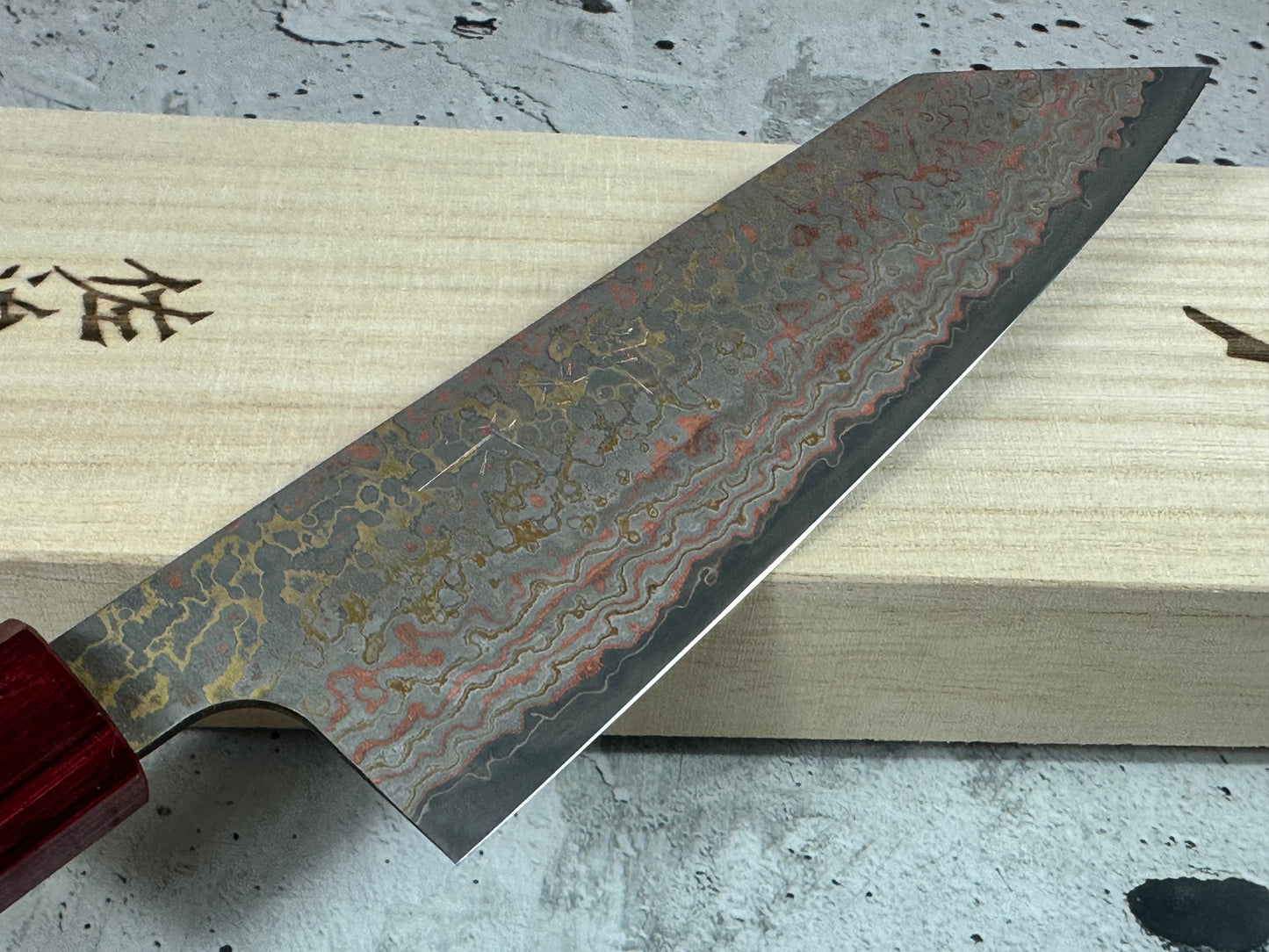 Takeshi Saji VG10-W Nashiji Rainbow Damascus Bunka 165mm