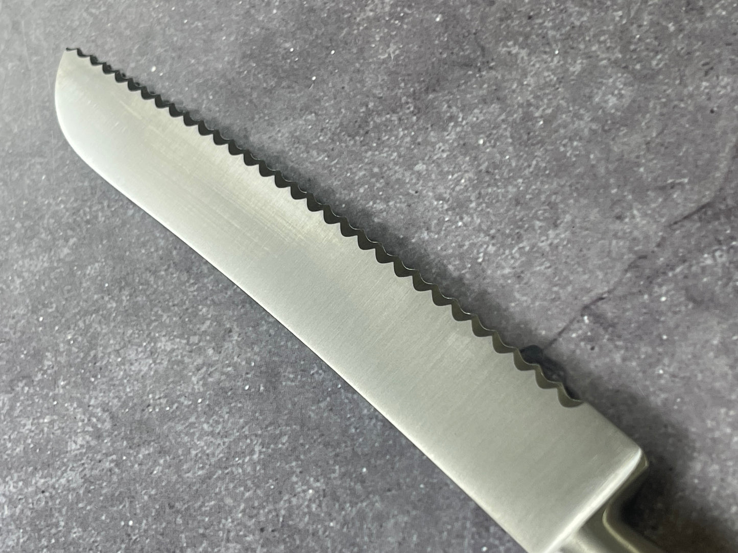 K Sabatier Bread Knife 200mm - HIGH CARBON STEEL - OLIVE WOOD HANDLE