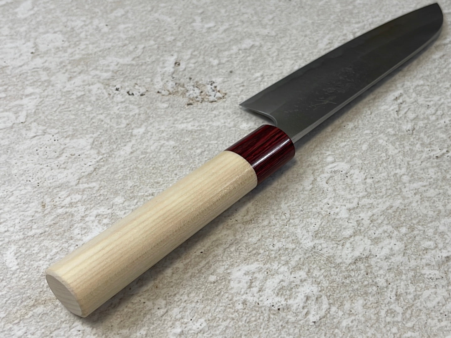 MASAKAGE YUKI Santoku 180mm Oval Magnolia wood with Red Pakka wood