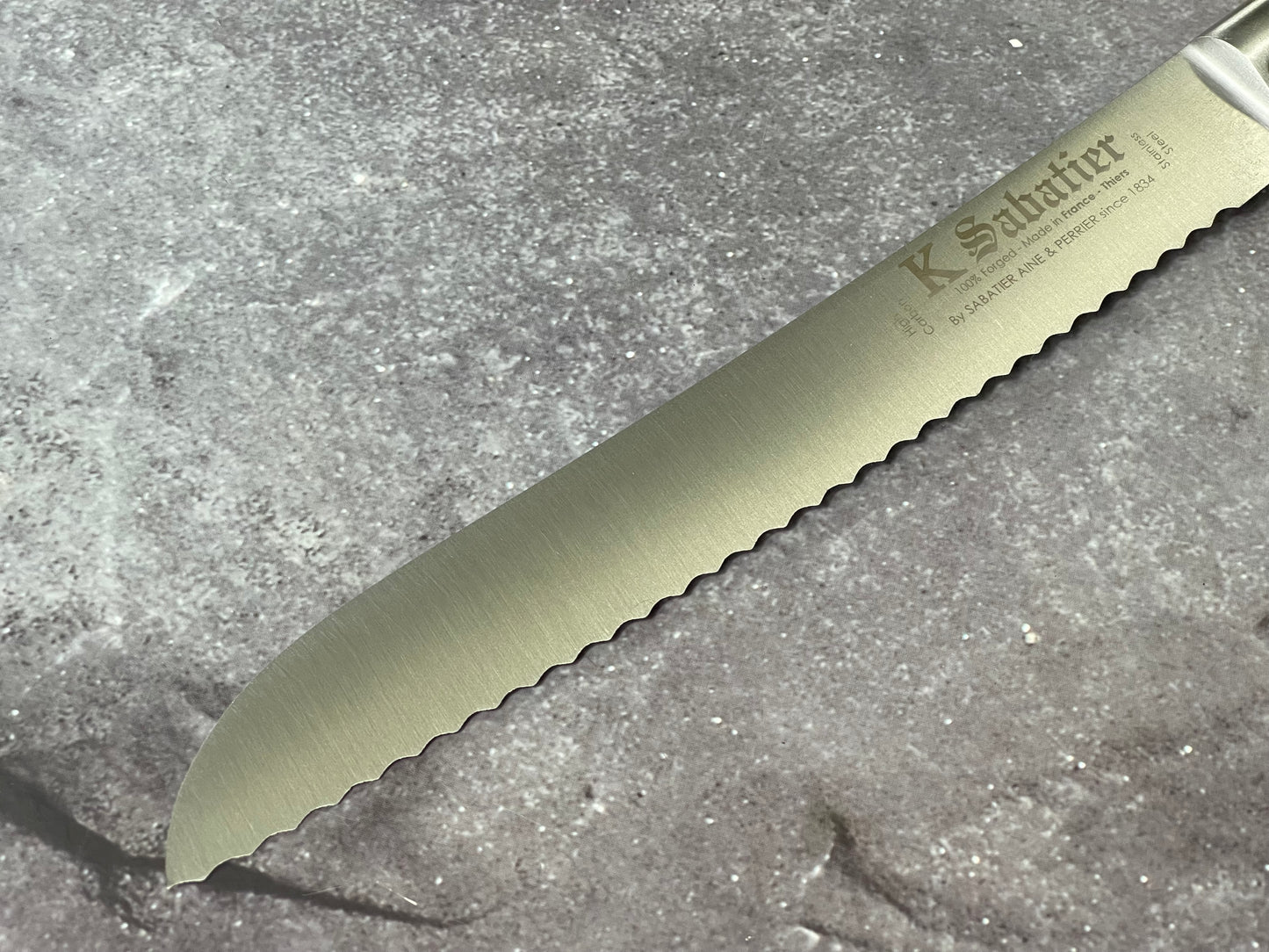 K Sabatier Bread Knife 200mm - HIGH CARBON STEEL - OLIVE WOOD HANDLE