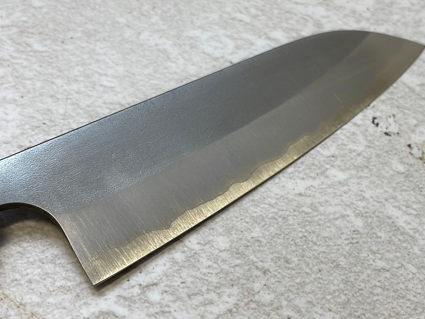 MASAKAGE YUKI Santoku 180mm Oval Magnolia wood with Red Pakka wood