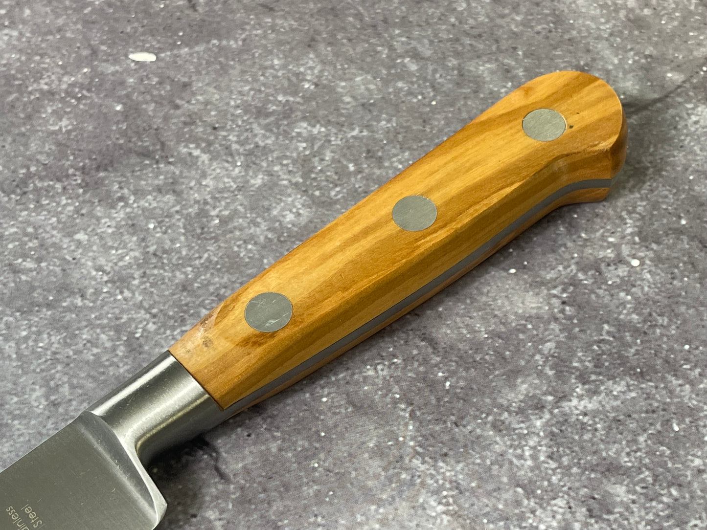 K Sabatier Bread Knife 200mm - HIGH CARBON STEEL - OLIVE WOOD HANDLE