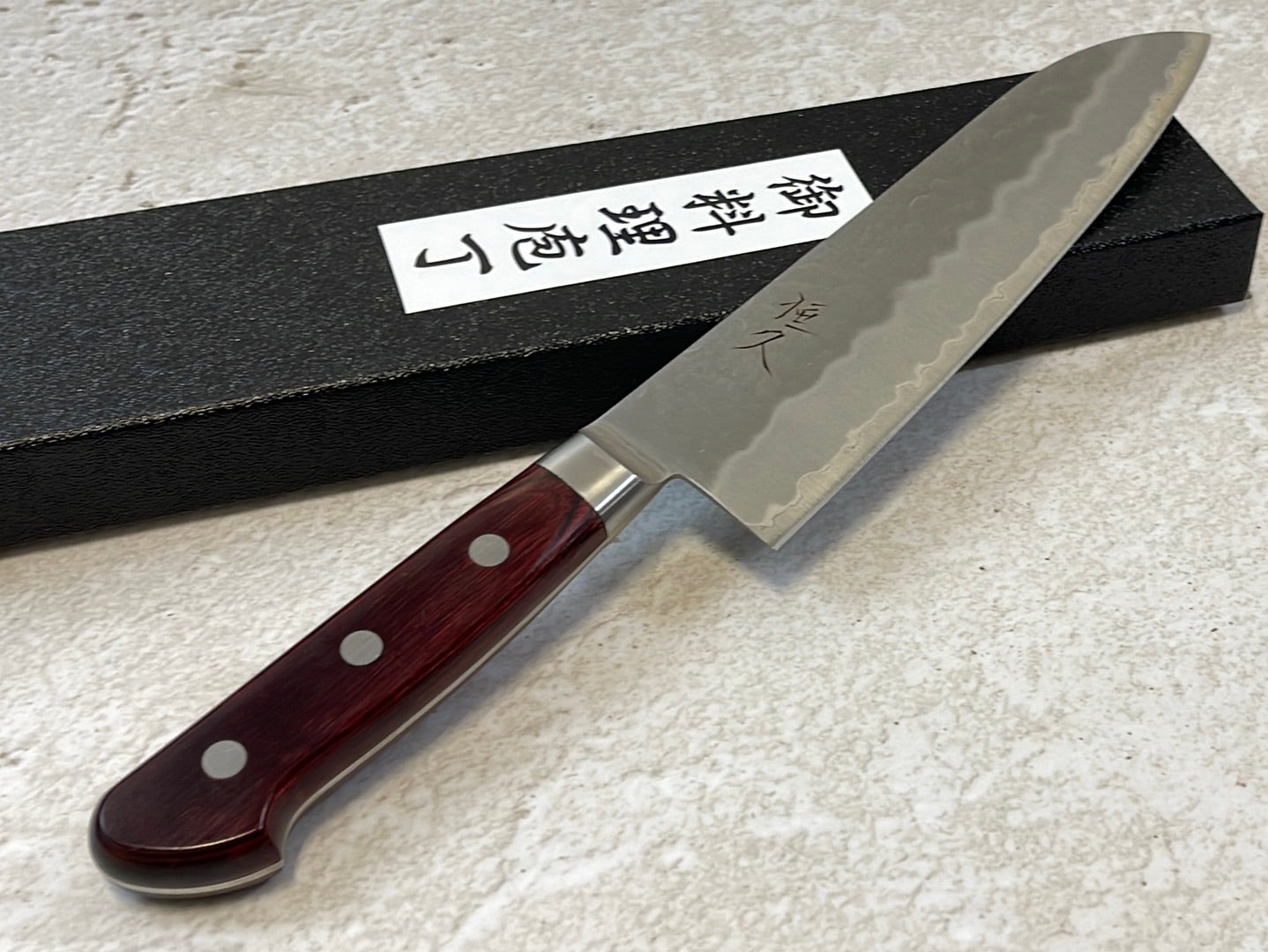 Tsunehisa Aogami Super Kuro Tsutime Polished Santoku Knife 180mm - Made in Japan 🇯🇵 Red Pakka Wood Handle