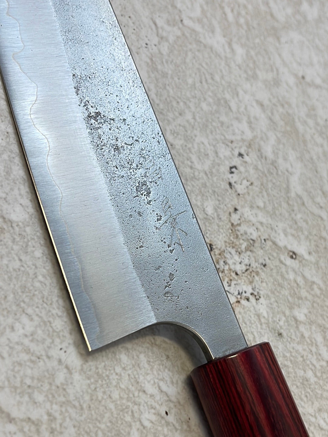 MASAKAGE YUKI Santoku 180mm Oval Magnolia wood with Red Pakka wood