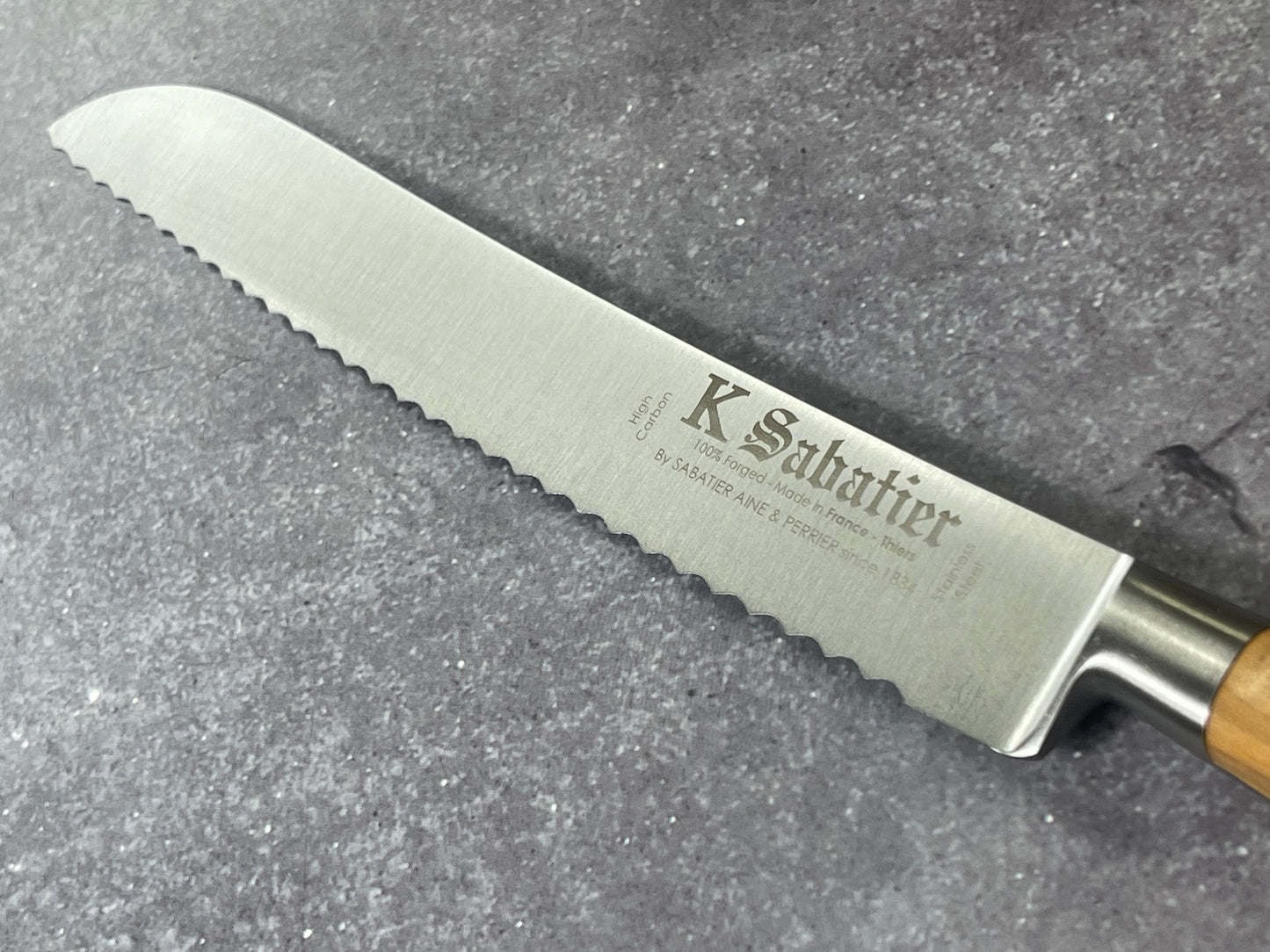 K Sabatier Bread Knife 200mm - HIGH CARBON STEEL - OLIVE WOOD HANDLE
