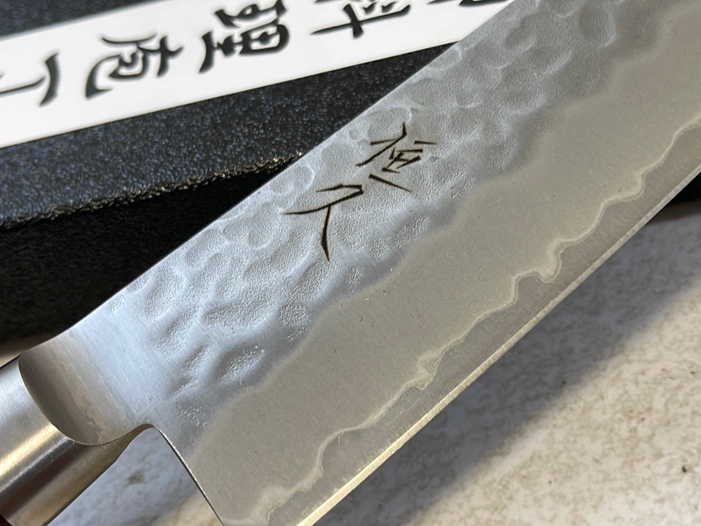 Tsunehisa Aogami Super Kuro Tsutime Polished Santoku Knife 180mm - Made in Japan 🇯🇵 Red Pakka Wood Handle