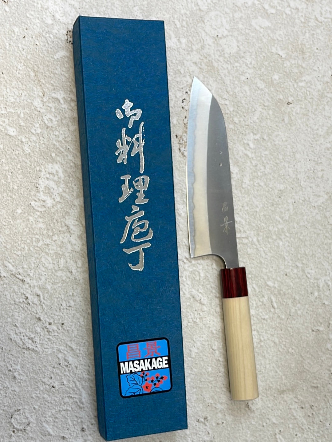 MASAKAGE YUKI Santoku 180mm Oval Magnolia wood with Red Pakka wood