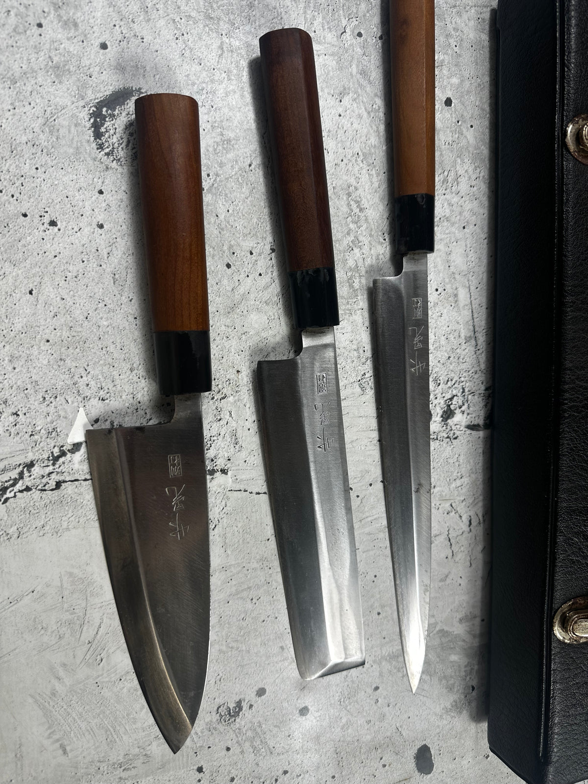 Vintage Masaaki / Masateru Sashimi Set Carbon Steel Magnolia Wood Handle  Knife Case 2253