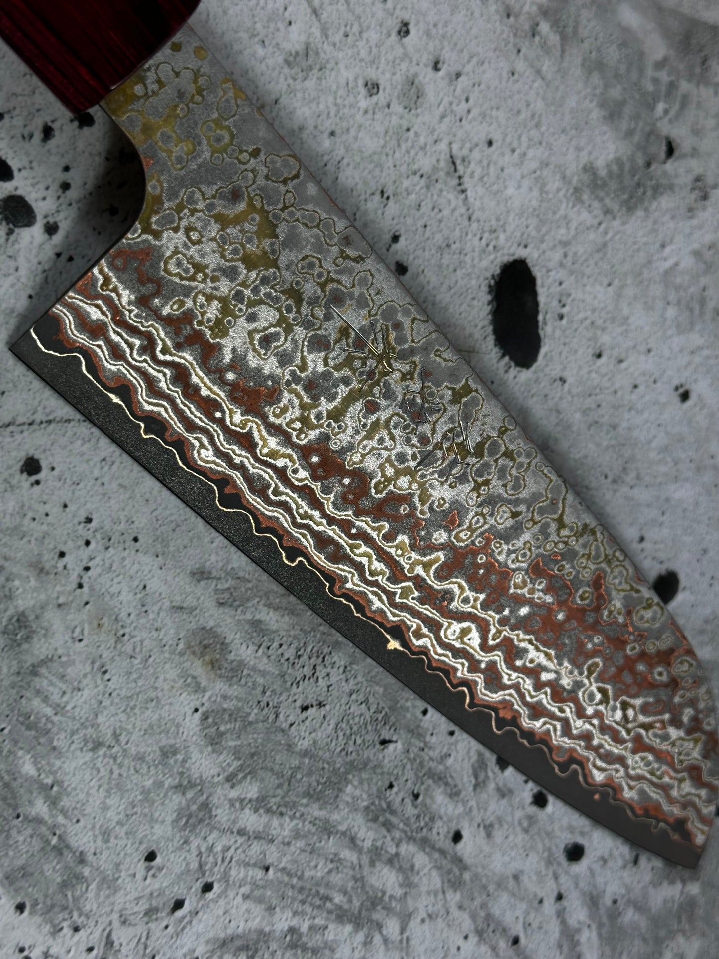 Takeshi Saji VG10-W Nashiji Rainbow Damascus Santoku 165mm