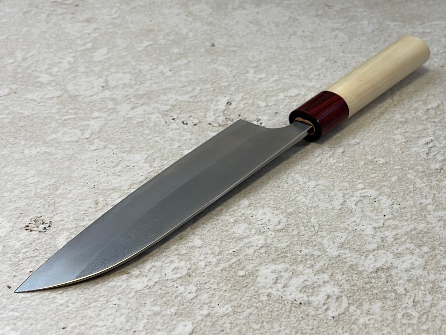 MASAKAGE YUKI Santoku 180mm Oval Magnolia wood with Red Pakka wood