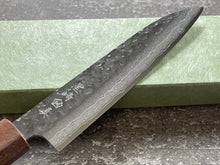 Load image into Gallery viewer, Makoto Kurosaki Damascus Tsuchime Petty 135mm
