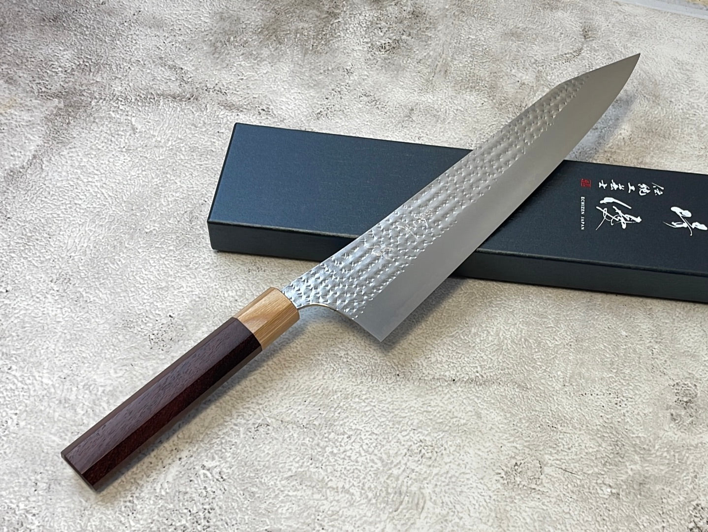 Yu Kurosaki R2 SG2 Hammered SENKO-EI Gyuto 270mm - Brown-Ring Octagonal Handle