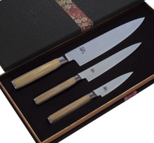 Load image into Gallery viewer, Shun Classic White 3 Piece Chefs Knife Set