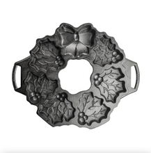 Load image into Gallery viewer, LODGE COOKWARE  Cast iron Holiday Wreath Pan