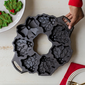 LODGE COOKWARE  Cast iron Holiday Wreath Pan