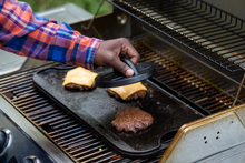 Load image into Gallery viewer, LODGE COOKWARE 6.25&quot; Cast iron Burger Press