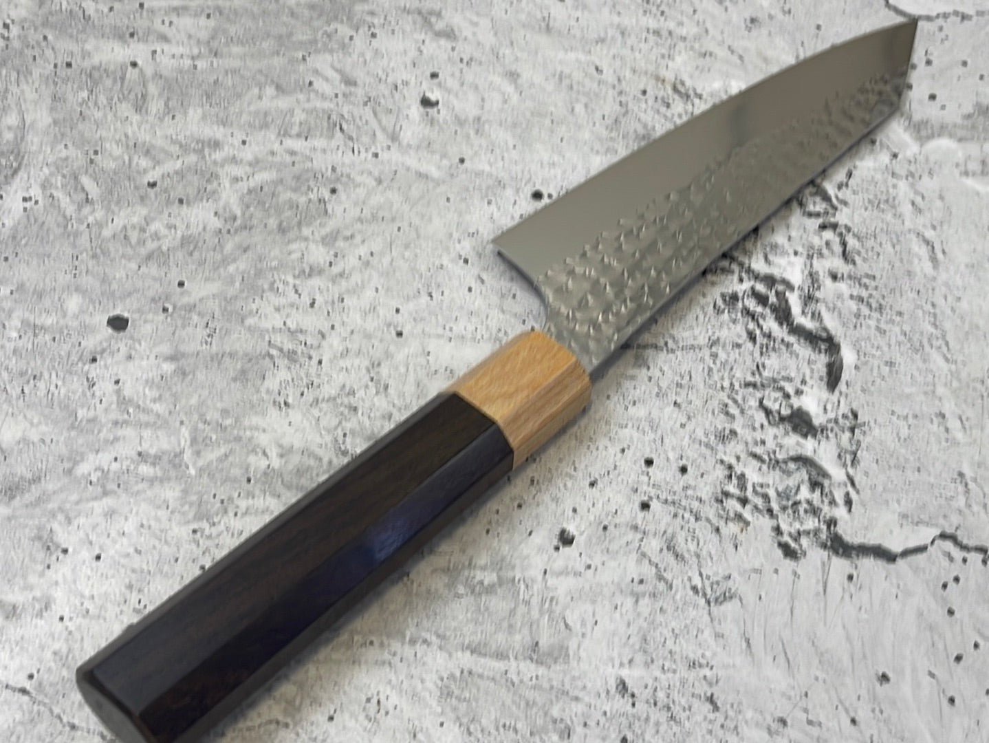 Yu Kurosaki R2(SG2) Hammered SENKO-EI WA RS8H Japanese Chef's Bunka 165mm with Brown-Ring Octagonal Handle