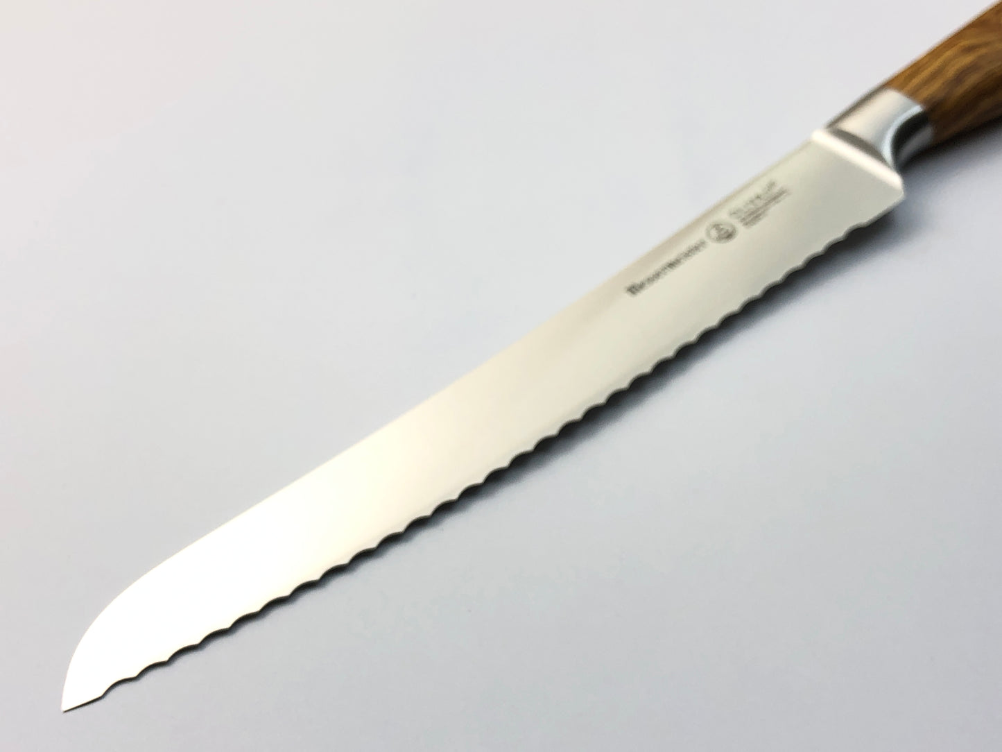 MESSERMEISTER Oliva Elité Scalloped Bread Knife 230mm | Olive Wood Handle