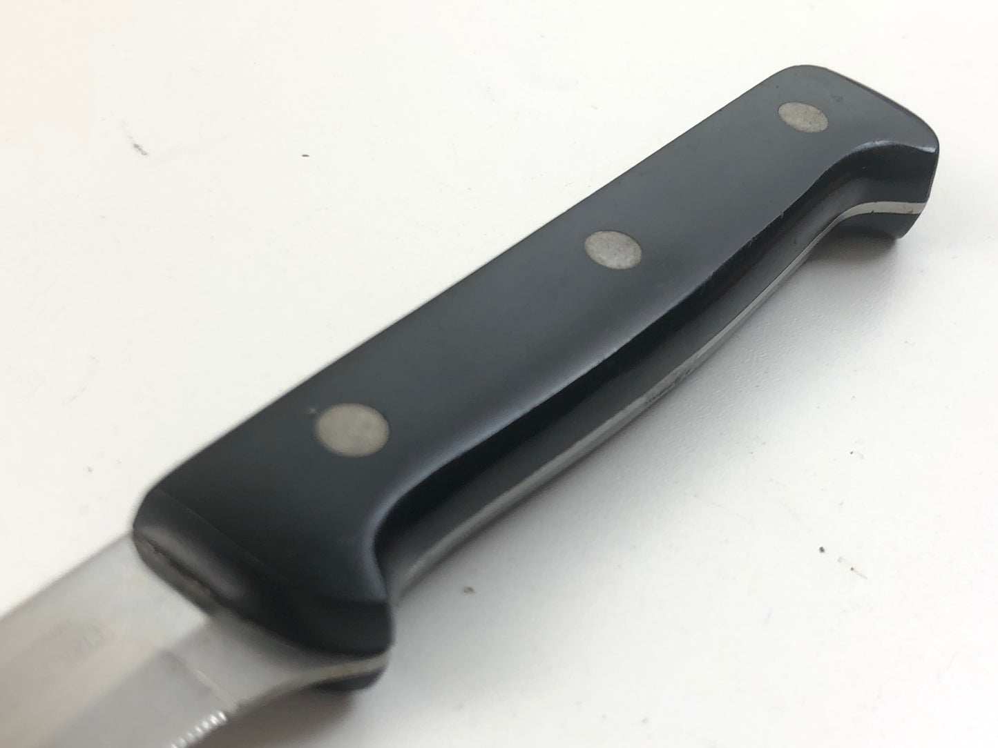 Set Of 2 J. A. Henckles Internacional Cooking Serrated Knives/ Ever Sharp Pro 09