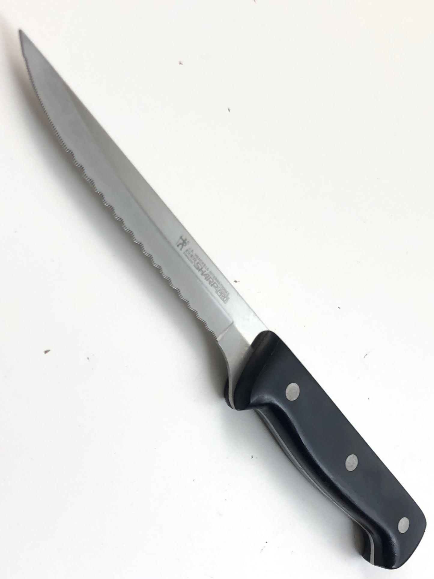 Set Of 2 J. A. Henckles Internacional Cooking Serrated Knives/ Ever Sharp Pro 09