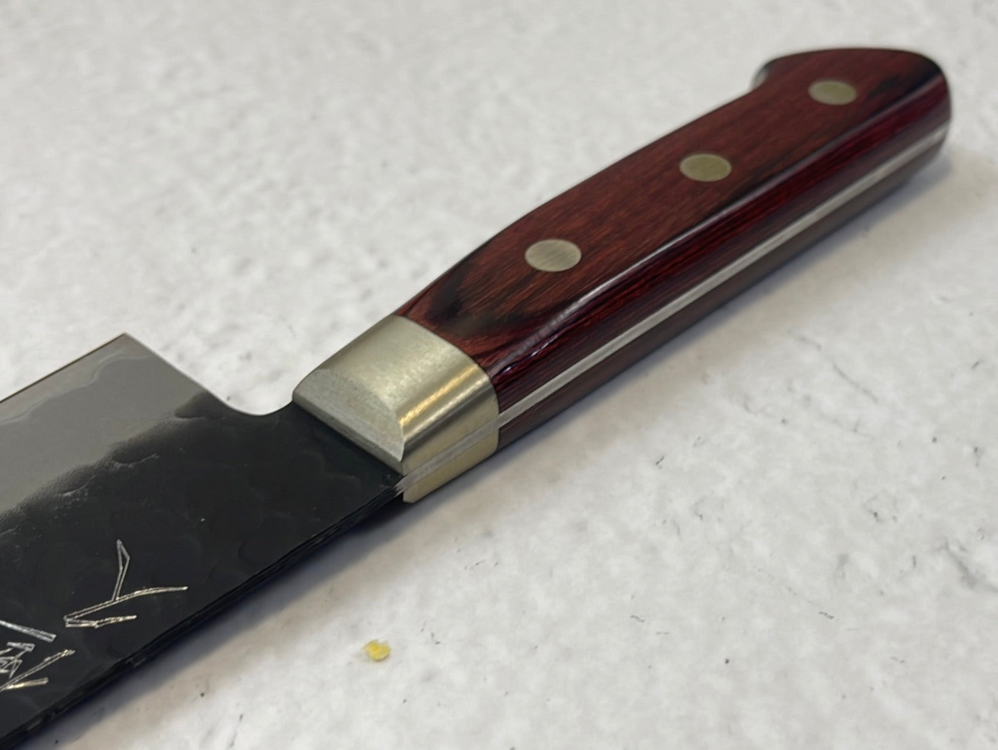 Tsunehisa Aogami Super Kuro Tsutime Santoku Knife 180mm - Made in Japan 🇯🇵 Red Pakka Wood Handle
