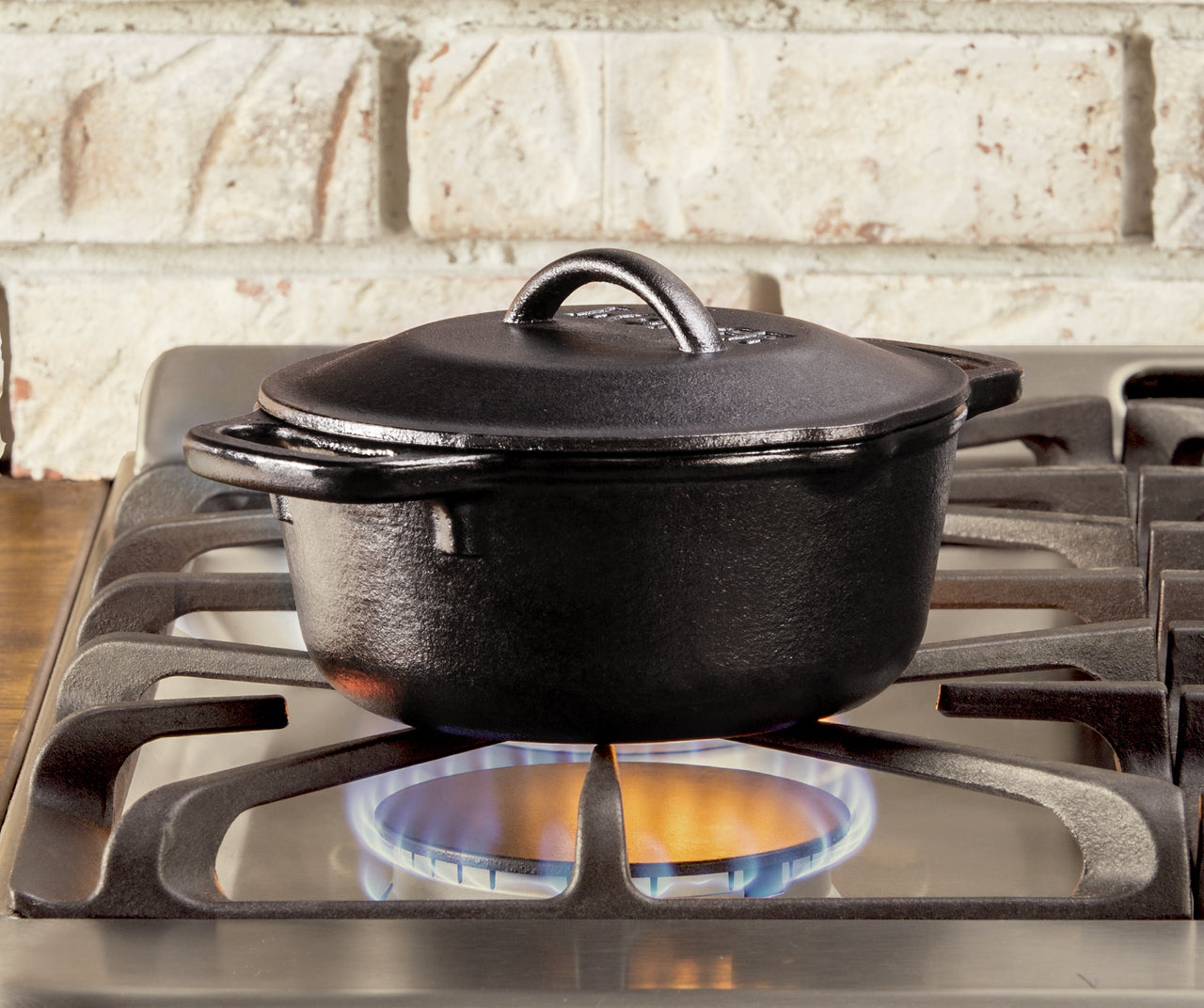 LODGE COOKWARE Cast Iron Serving Pot