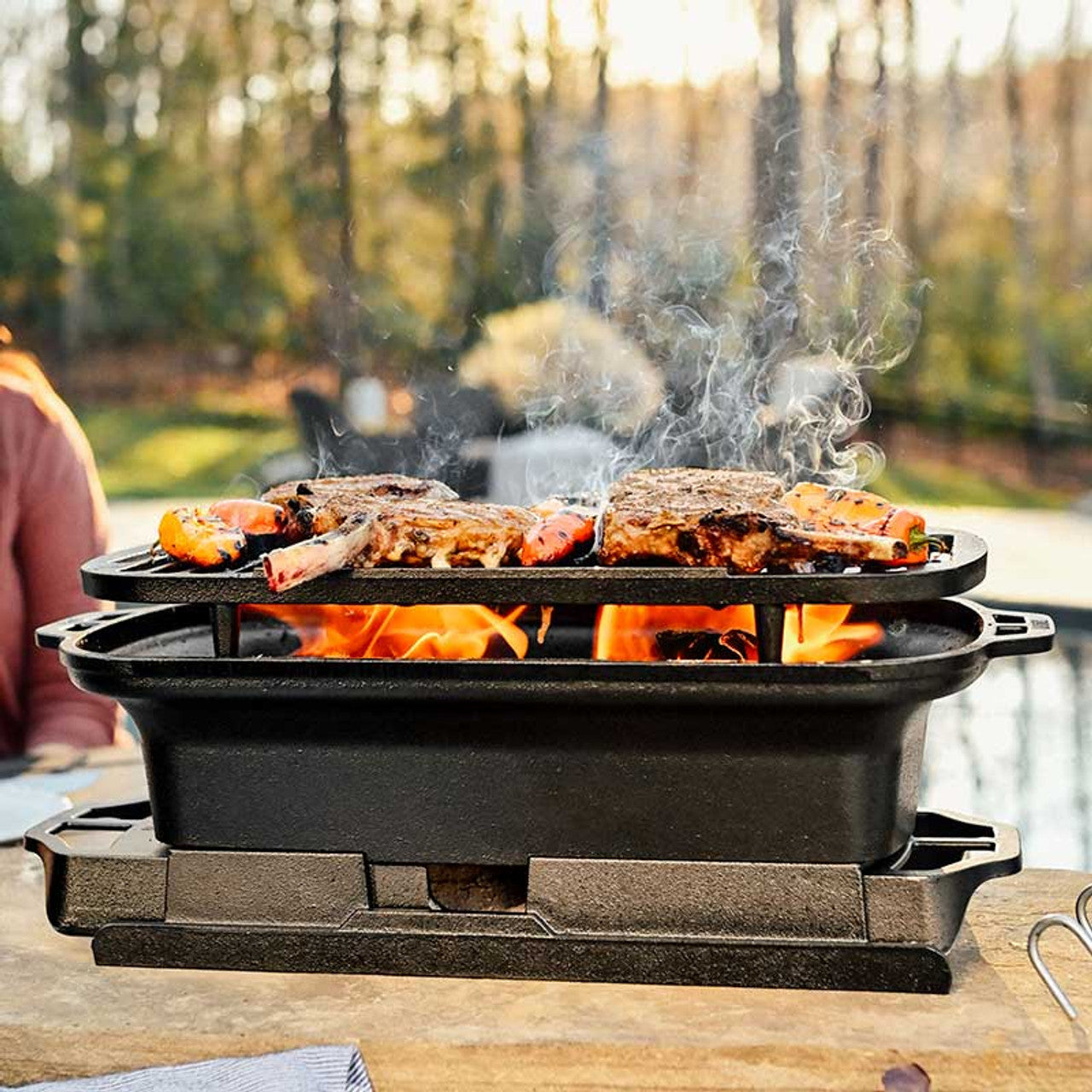 LODGE COOKWARE  Cast iron Sportsman’s Pro BBQ Grill